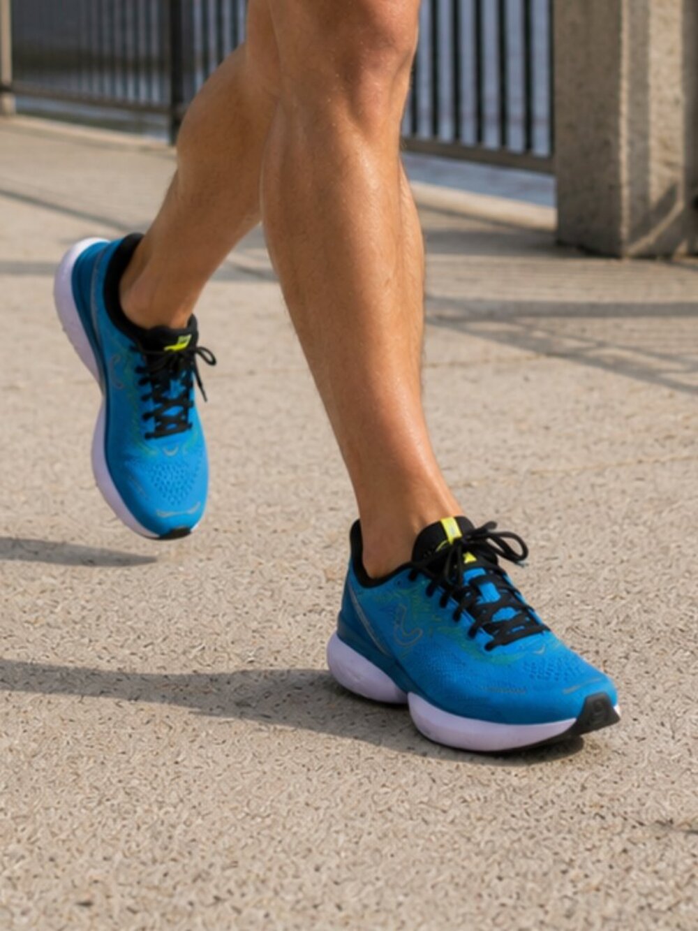 True Motion U-TECH Nevos 3 Running Shoes Blue Yellow Men's US 9 EU 42.5 Road Run